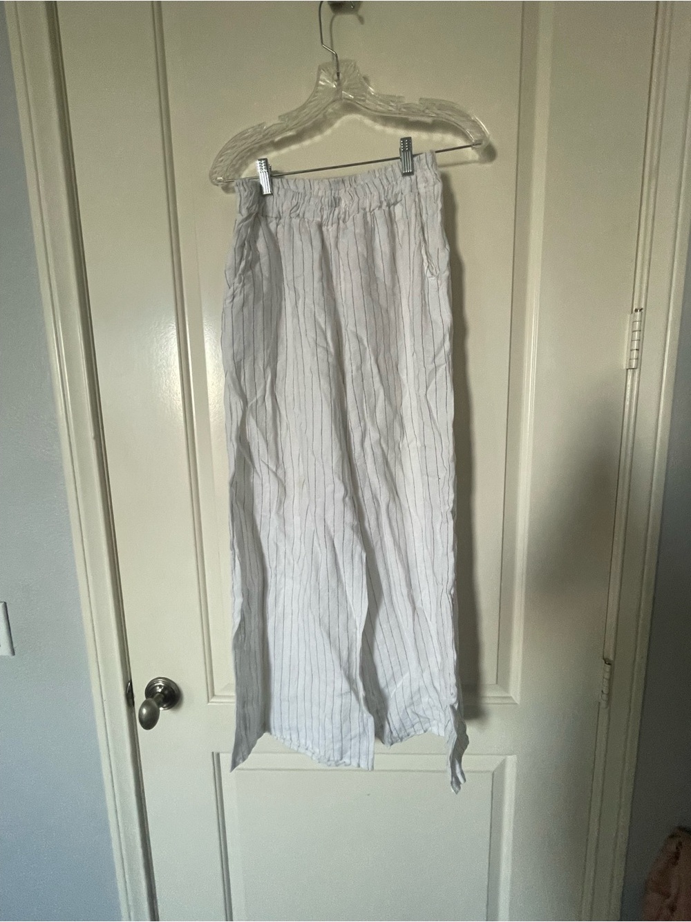 Puro Lino Lightweight White Pinstripe Elastic Waist Pants